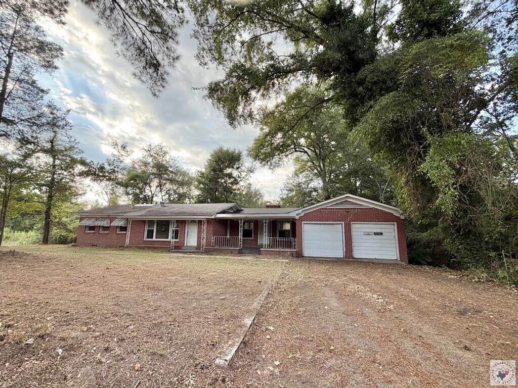 Property Photo: 7074 US Hwy 59 S TX 75501