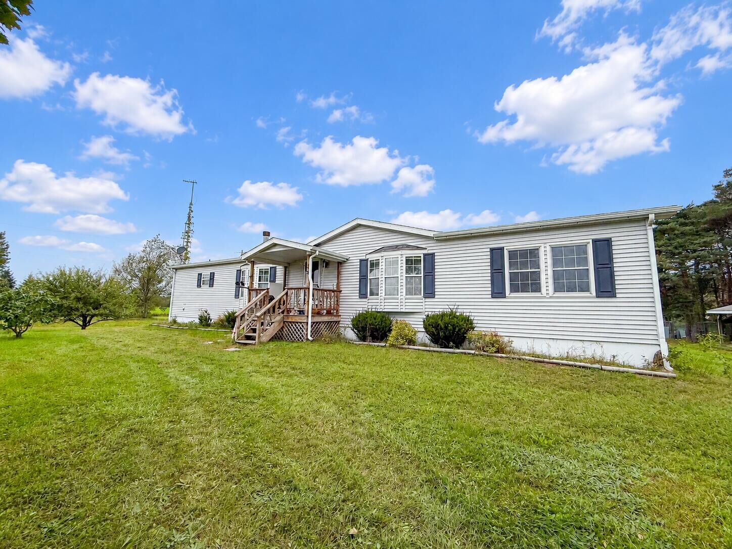 Property Photo:  5303 E Houghton Lake Road  MI 49651 