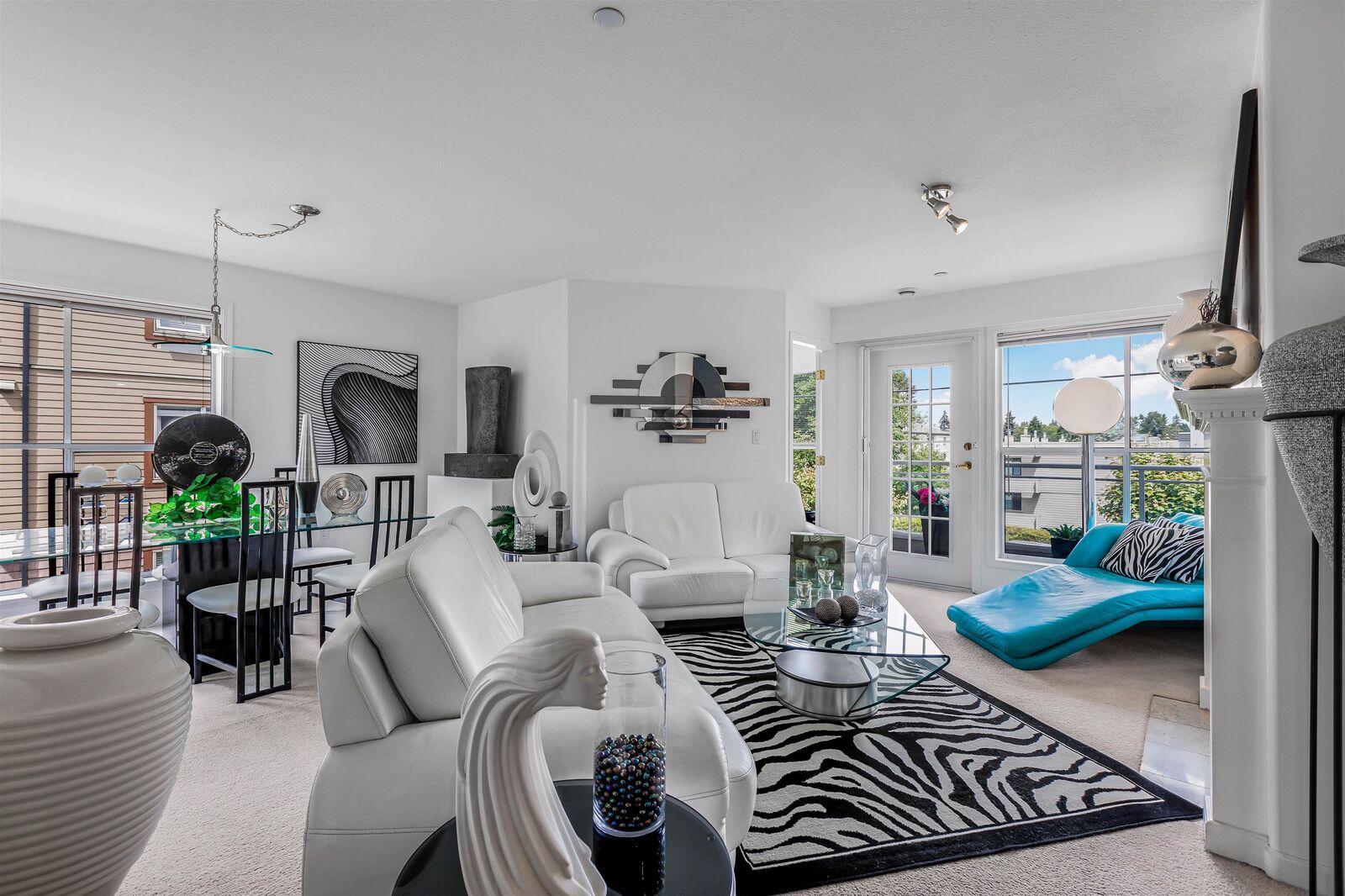 Property Photo:  15290 18th Avenue 206  BC V4A 1W8 
