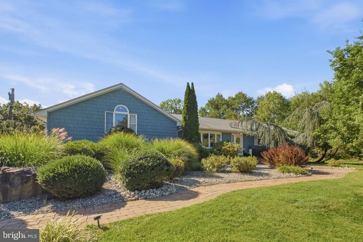 Property Photo:  2 Winding Brook  NJ 08560 