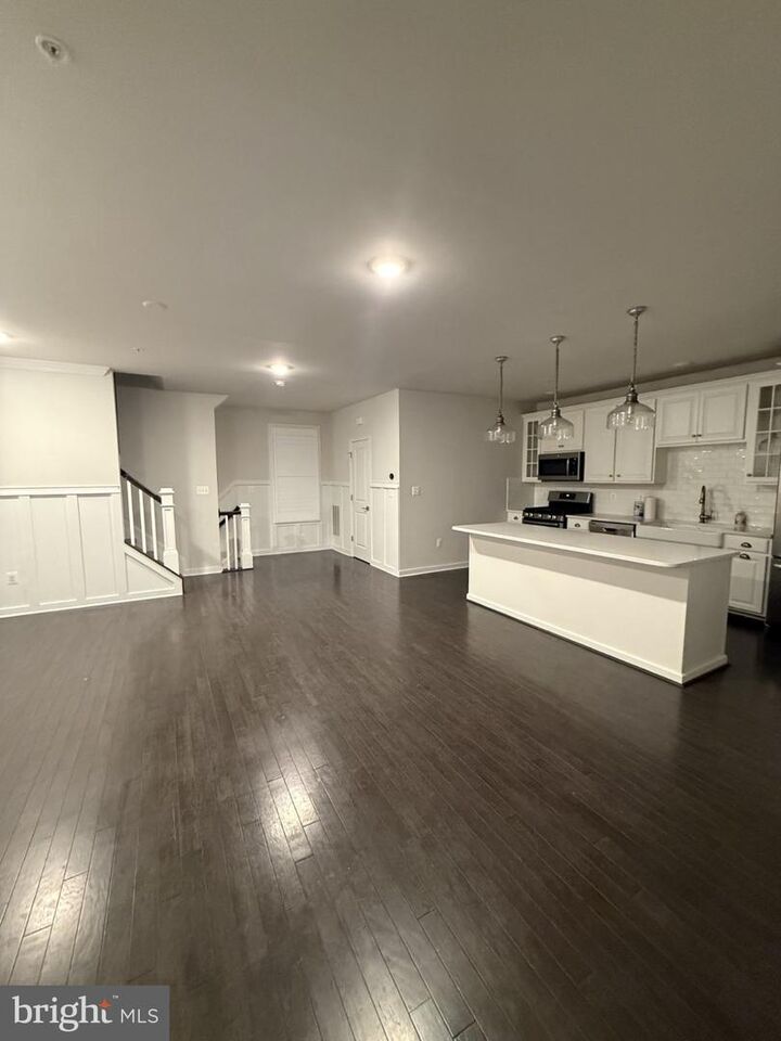 Property Photo:  23286 Southdown Manor Terrace 105  VA 20148 