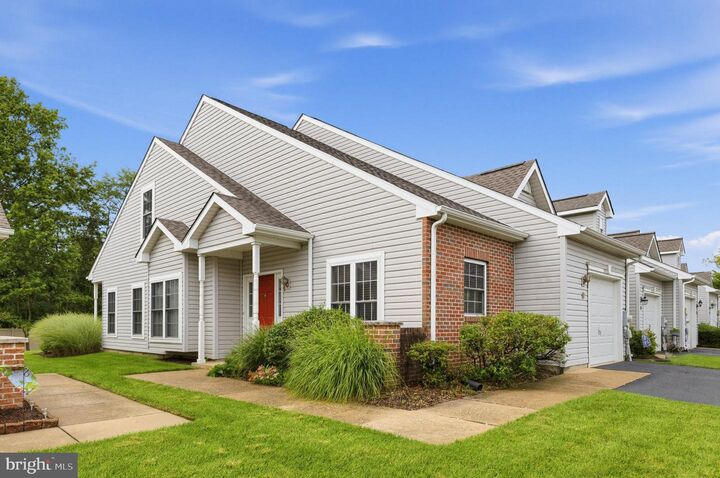 Property Photo:  232 Gladstone Way  DE 19701 