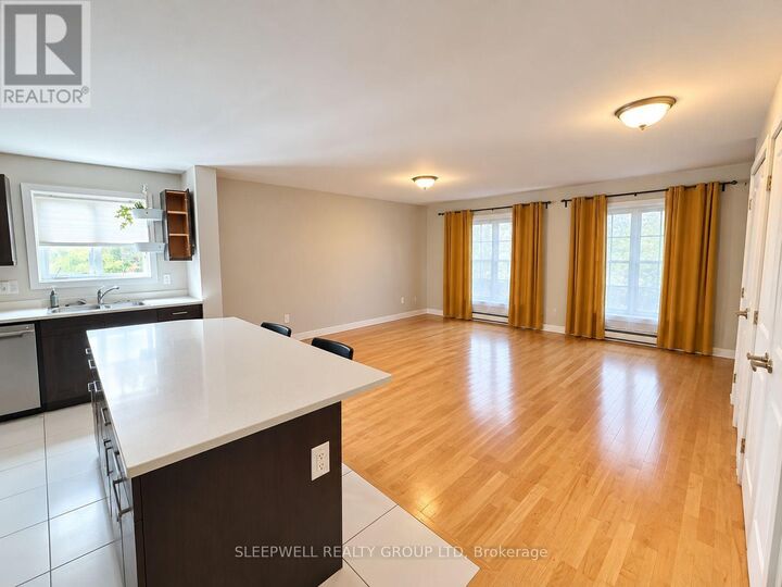 Property Photo:  11 Chestnut Street 2  ON K1S 0Z7 