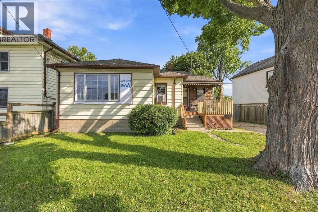 Property Photo:  216 Confederation Street  ON N7T 1Z8 