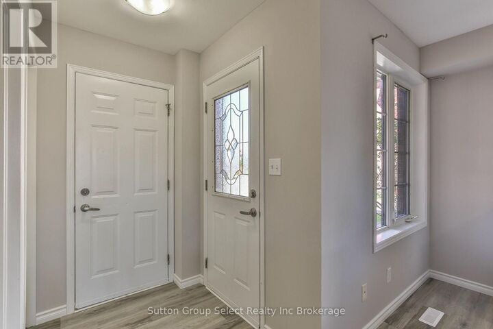 Property Photo:  1106 Nellis Street  ON N4T 1N4 