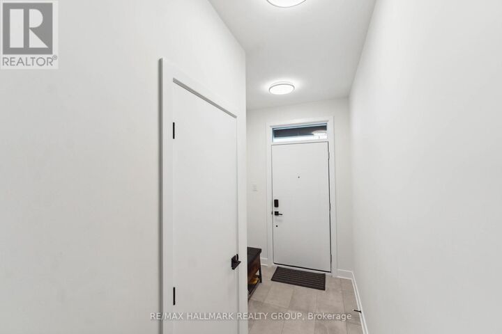 Property Photo: 4793 Bank Street D ON K1T 3W7