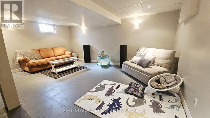 Property Photo:  295 Cowan Street  ON P7A 1R6 