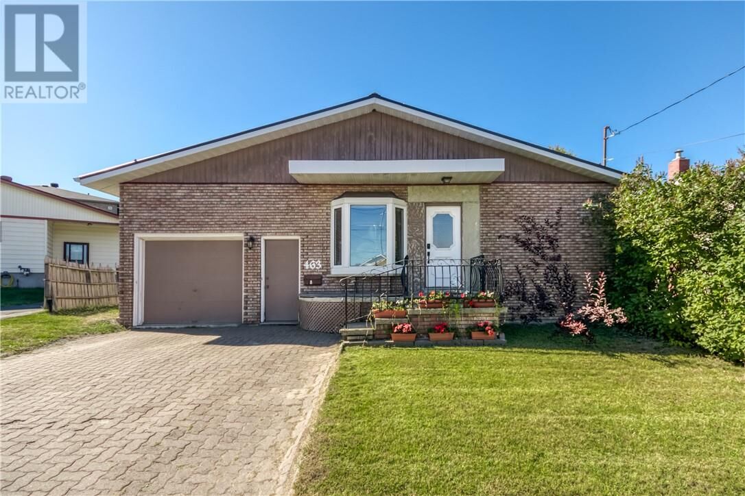 Property Photo:  463 Albinson Street  ON P3C 3W6 