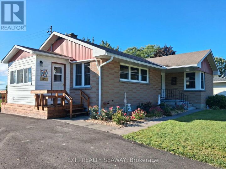Property Photo:  42 Santa Cruz Drive  ON K0C 1M0 