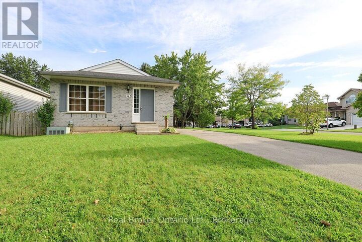 Property Photo:  342 Fleming Drive  ON N5V 4Y6 