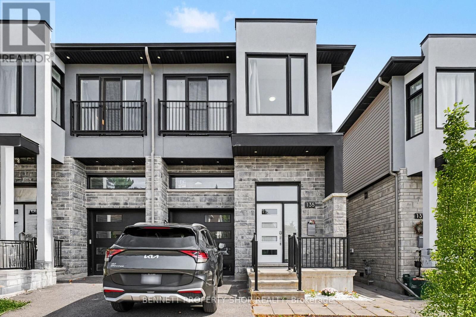 Property Photo:  135 Duford Street  ON K1L 6Z5 