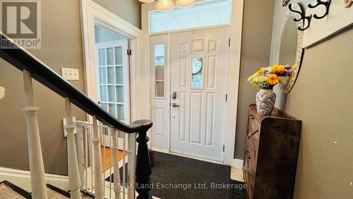 Property Photo:  91 Patrick Street West  ON N0G 2W0 