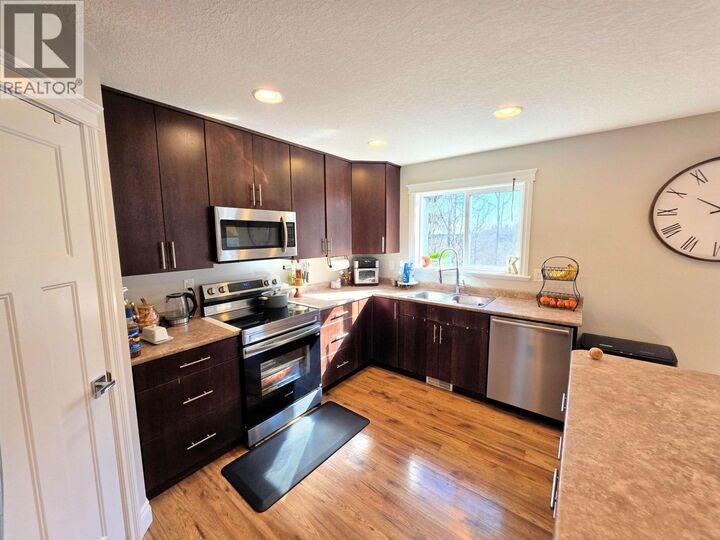 Property Photo:  2870 Greenforest Crescent  BC V2K 5B5 