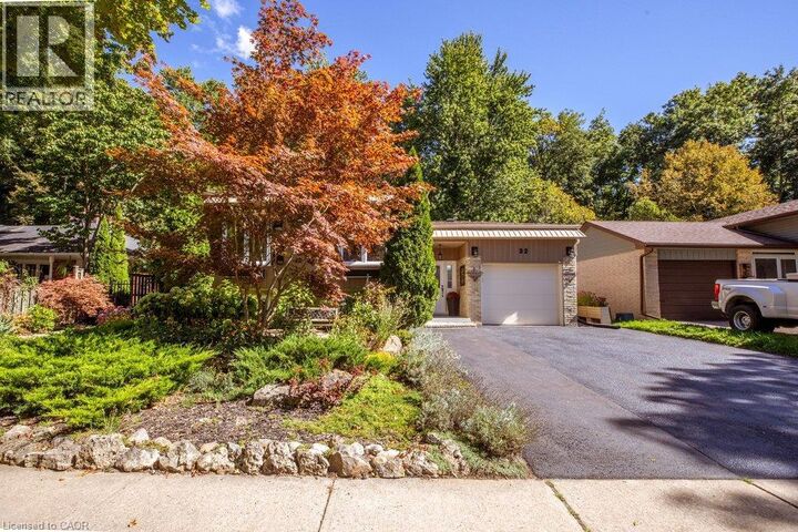 Property Photo:  32 Beechwood Avenue  ON N3R 6Z2 