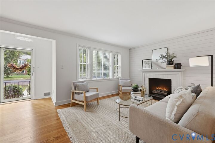 Property Photo:  4513 W Franklin Street  VA 23221 