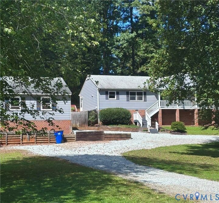 Property Photo: 2109 Autumn Oaks Lane VA 23139