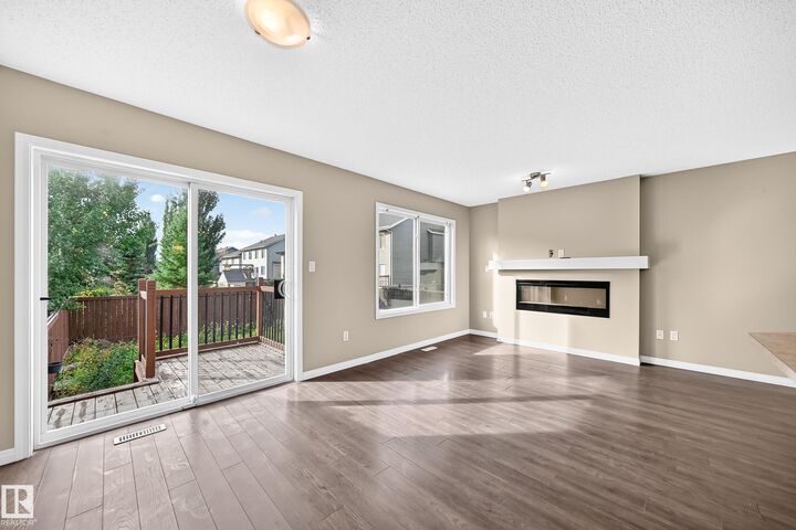 Property Photo:  1941 Chapman Road SW  AB T6W 0Y7 