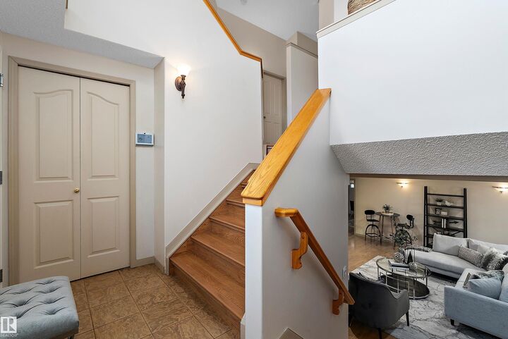 Photo de la propriété: 1046 Blackburn Close SW AB T6W 1C7