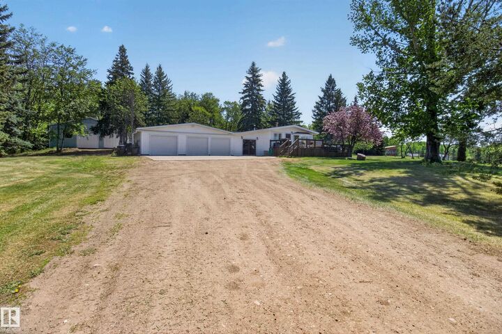 Property Photo:  51149 Rge Road 231  AB T8B 1K5 