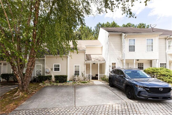 Property Photo: 6551 Wellington Chase Court GA 30058