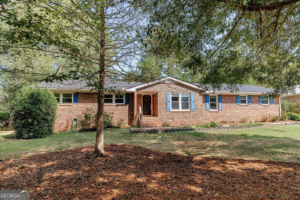 Property Photo: 525 Cedar Creek Drive GA 30605