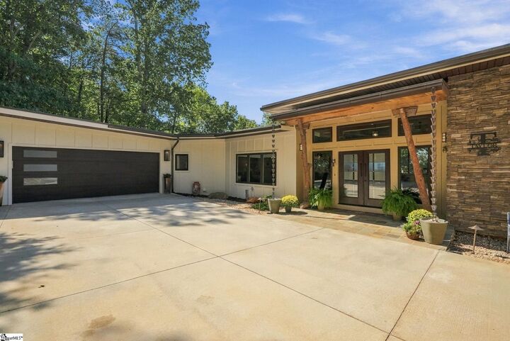 Property Photo:  1133 Altamont Road  SC 29609 