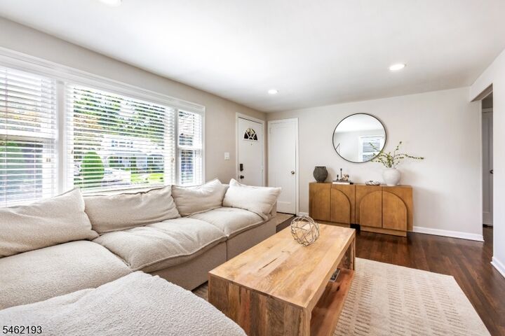 Property Photo:  604 Spruce Ave  NJ 07027 