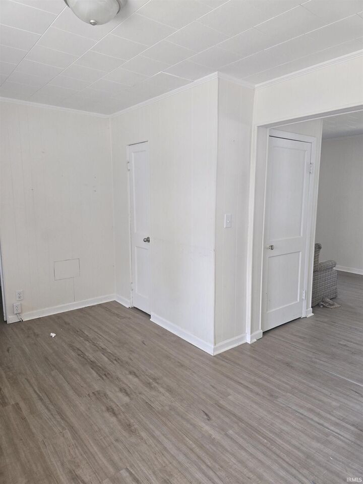 Property Photo:  711 E Oak Street  IN 47601 