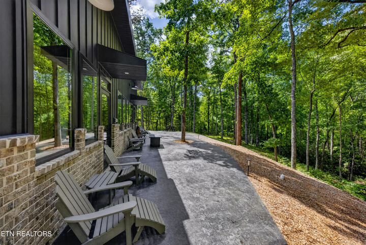 Property Photo:  6640 Flats Rd  TN 37878 