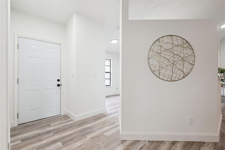 Property Photo: 1616 Jacinto Avenue NW FL 32907