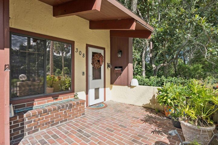 Property Photo:  308 N Garfield Avenue  FL 32724 