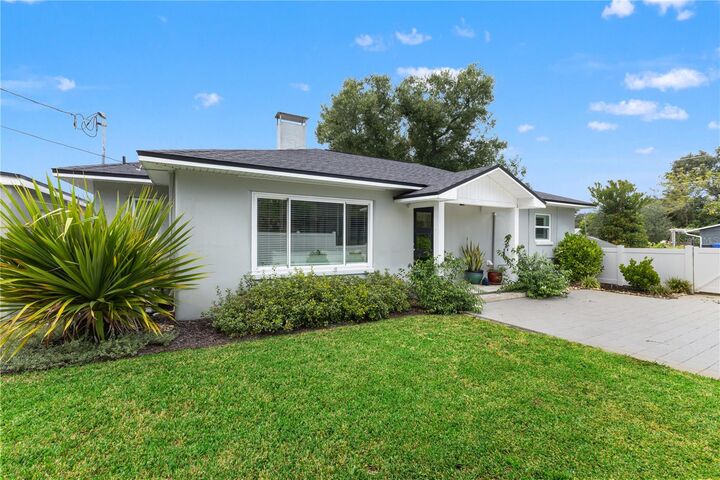 Property Photo: 1030 32nd Avenue N FL 33704