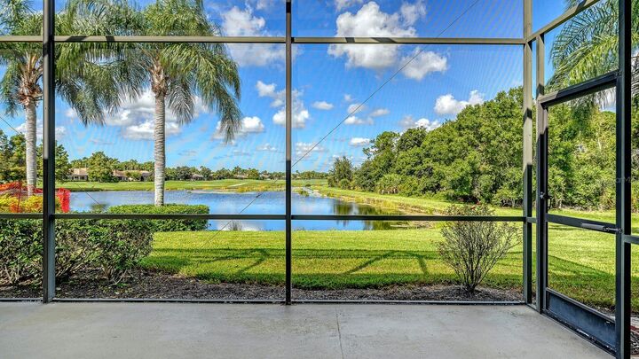 Property Photo: 6734 Pebble Beach Way FL 34202