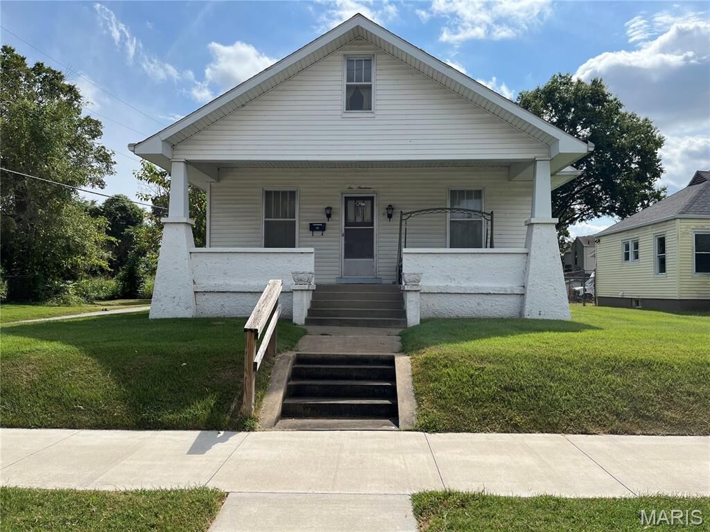Property Photo: 617 &Amp 619 Jefferson Avenue MO 63703