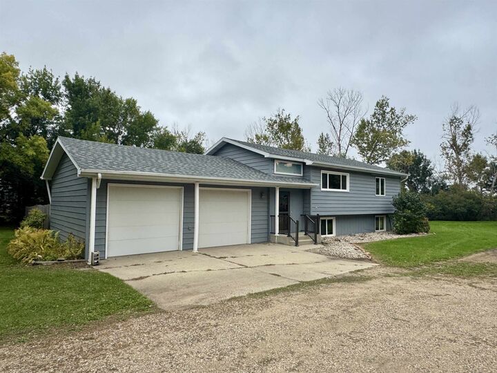 Property Photo:  2620 NW 66th St  ND 58703 