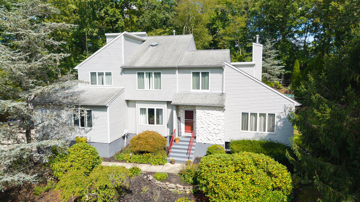 Property Photo:  314 Sweetmans Lane  NJ 08535 