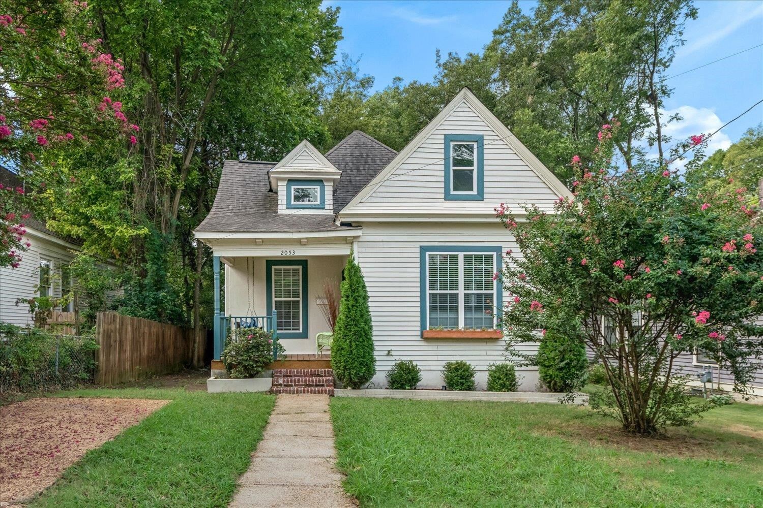 Property Photo:  2053 Vinton Ave  TN 38104 