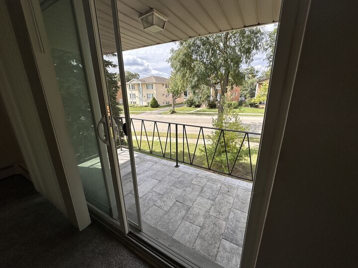 Property Photo: 4601 Maple Avenue 2S IL 60513