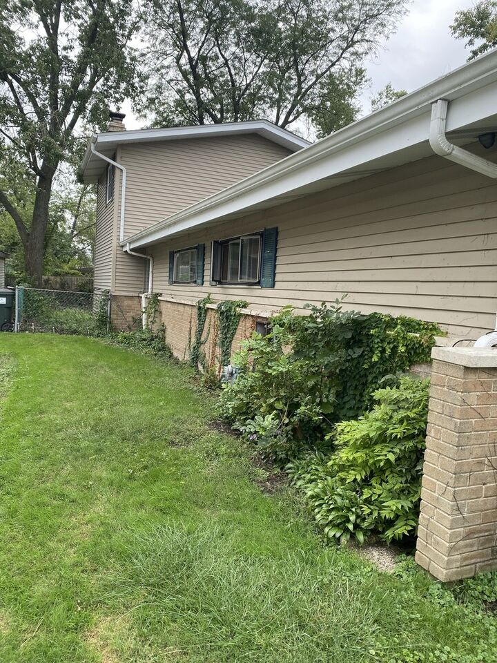 Property Photo: 227 Early Street IL 60466