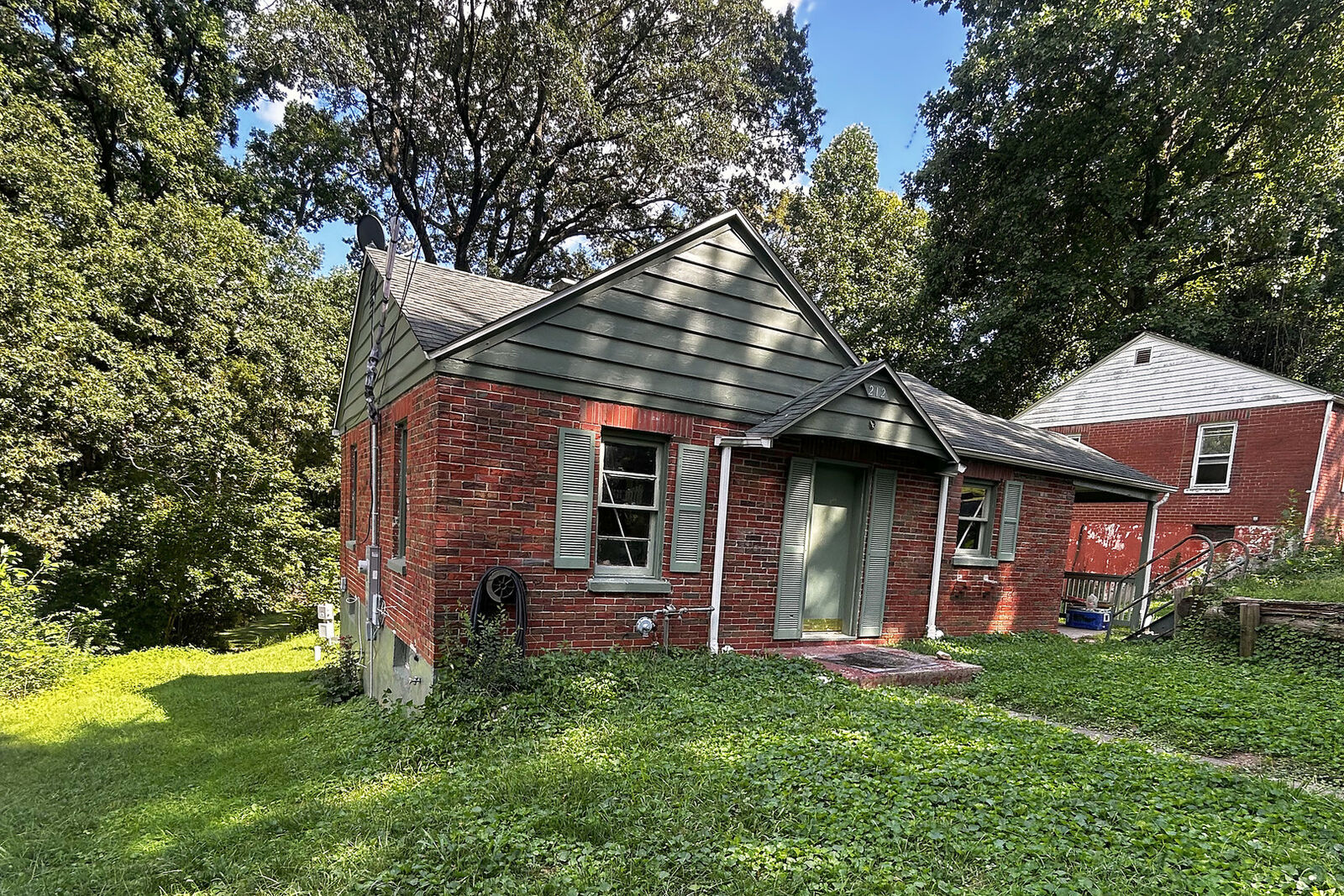 Property Photo:  212 Tomlinson Street  IL 62024 