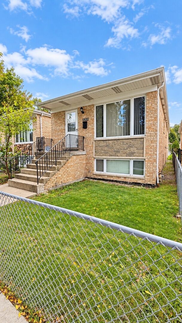 Property Photo: 5203 W Carmen Avenue IL 60630