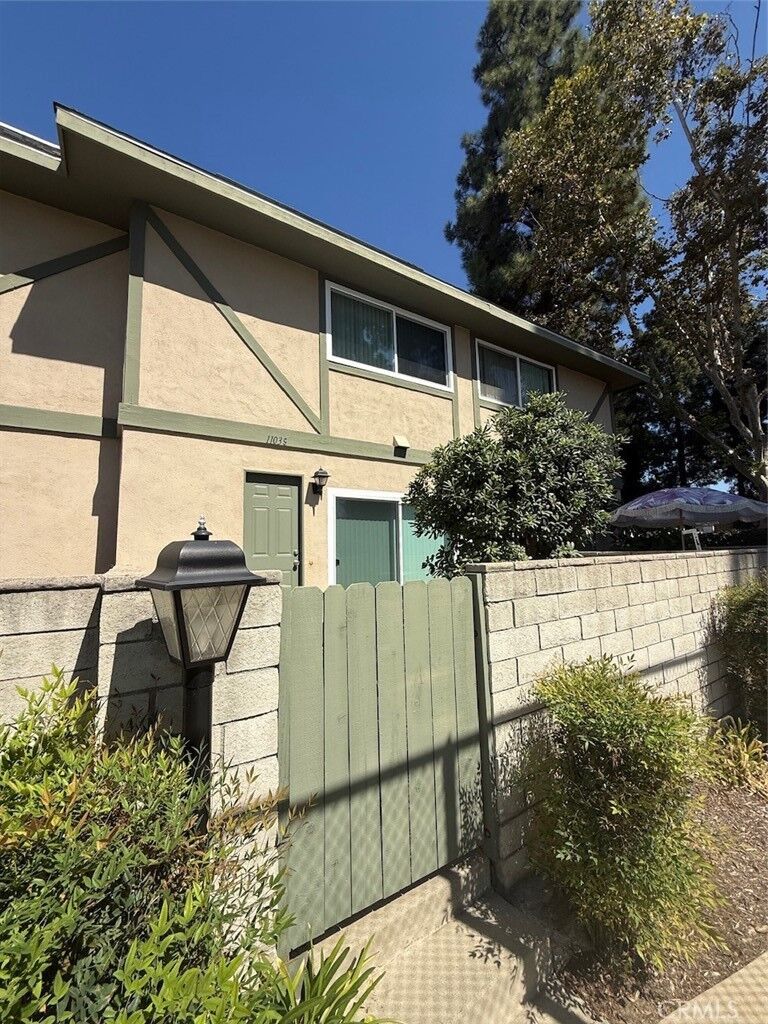 Property Photo:  1103 W Francis Street  CA 91762 