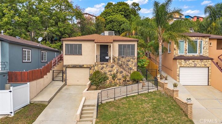 Property Photo:  1877 Lansdowne  CA 90032 