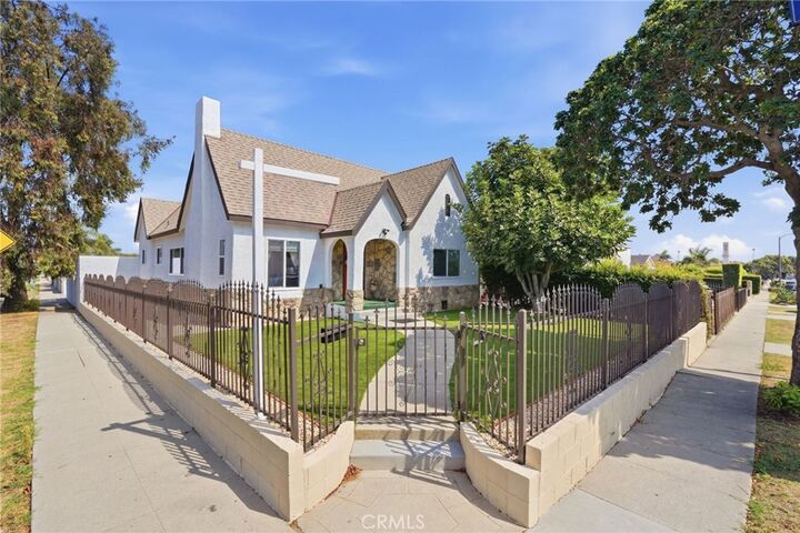 Property Photo:  655 W 112th St  CA 90044 
