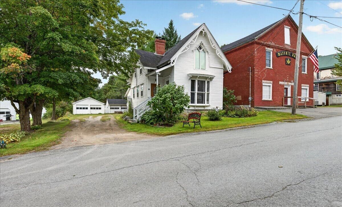 Property Photo:  15 Commercial Street  ME 04496 