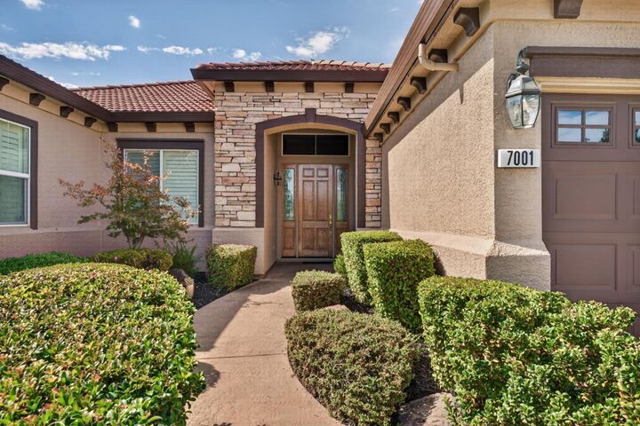 Property Photo: 7001 Pembroke Way CA 95677