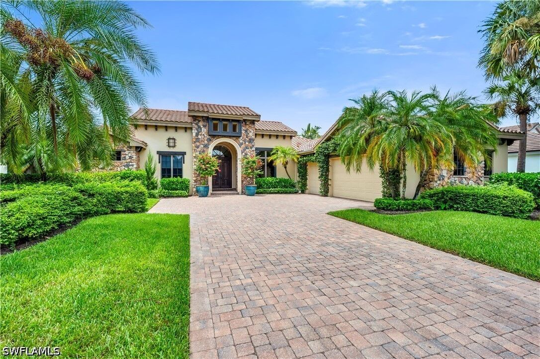 Property Photo: 11875 Hedgestone Court FL 34120