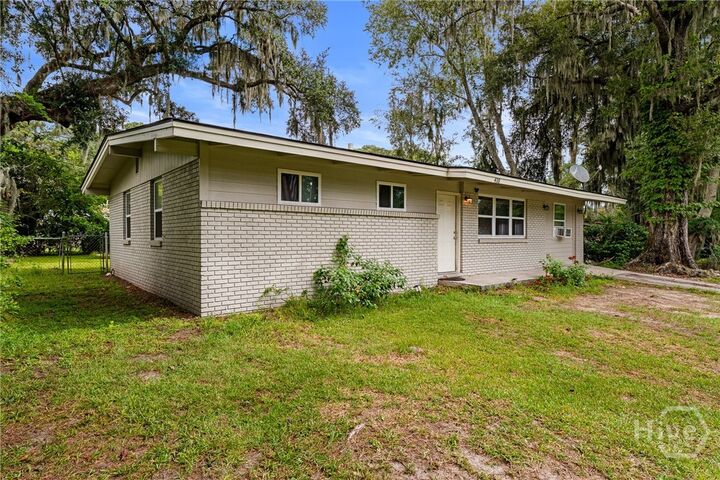 Property Photo: 410 Delores Drive GA 31406