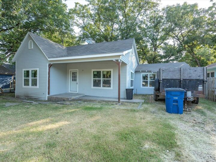 Property Photo:  1106 N McKinney Street  TX 75119 