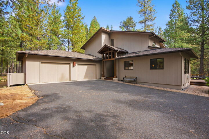 Property Photo:  70186 Viburnum Way  OR 97759 